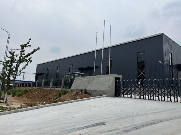 房东直租 黄冈红安高新区4600平厂房，交通便利，优价出租