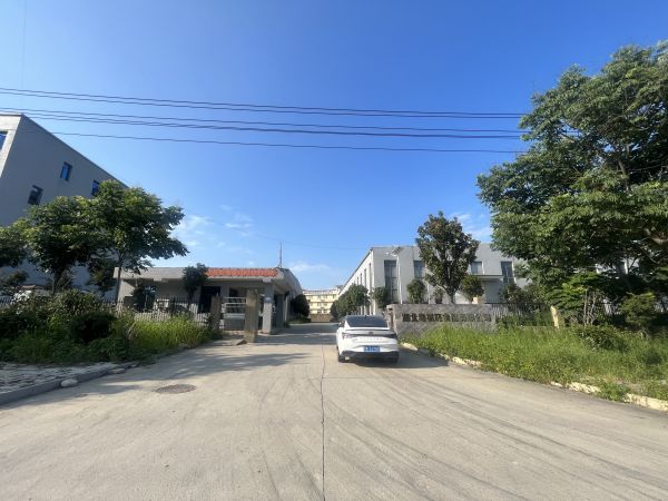 房东直租武汉周边红安标准钢构厂房，净化车间配套齐全优价出租