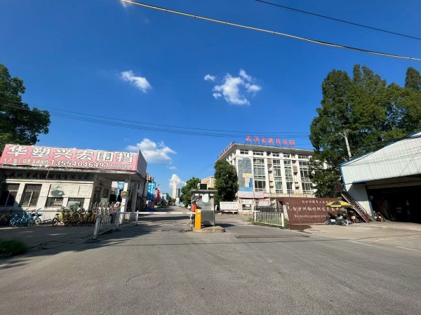 房东直租白沙洲钢构厂房150平 带行吊 配套齐全优价出租