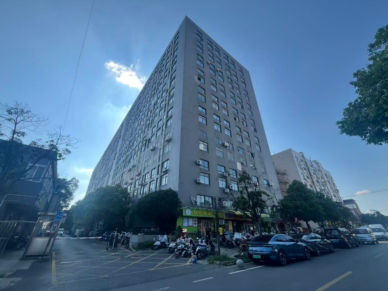 房东直租藏龙岛八号工坊一楼厂房仓库416平，优价出租