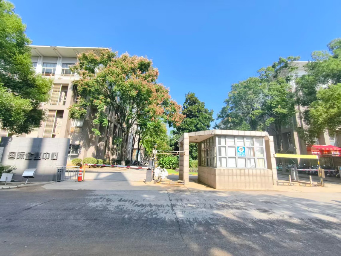 房东直租光谷关山国际企业中心办公室厂房仓库价格可谈低价招租