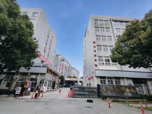 房东直租东西湖吴家山舵落口市场附近厂房仓库低价租