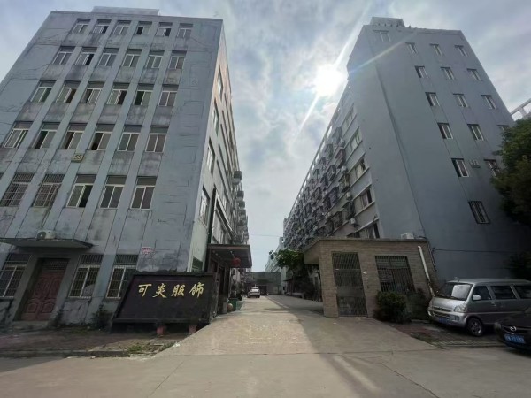 汉口北工业城6500平标准服装厂房 仓库 房东直租 价格优惠可商议